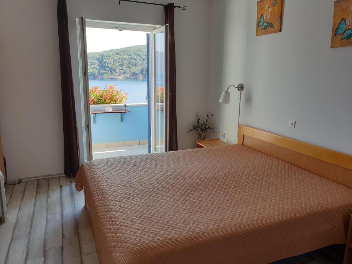 ヴァルン Sobe Mamalu Bed & Breakfast エクステリア 写真