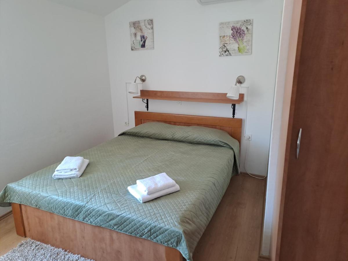 ヴァルン Sobe Mamalu Bed & Breakfast エクステリア 写真