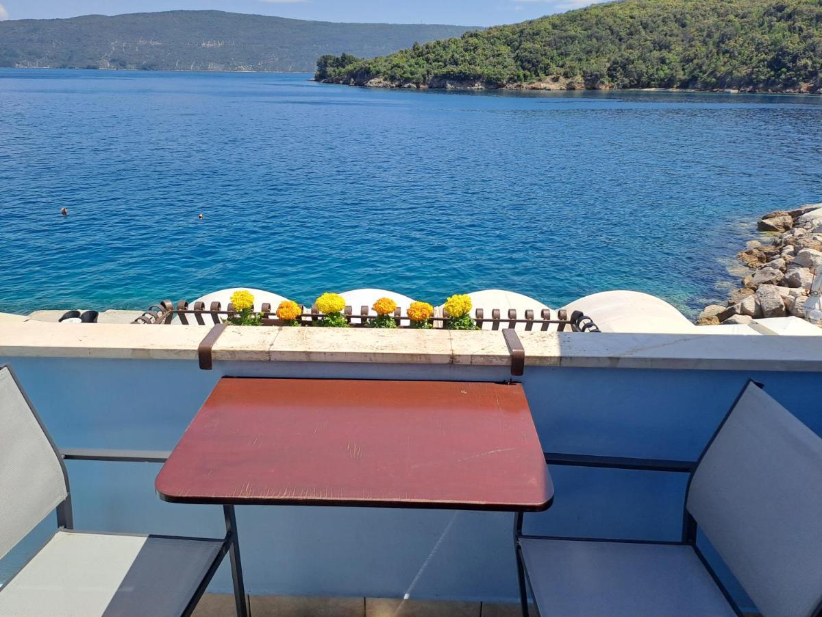 ヴァルン Sobe Mamalu Bed & Breakfast エクステリア 写真