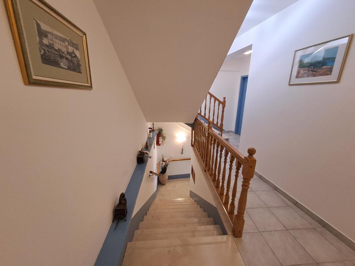 ヴァルン Sobe Mamalu Bed & Breakfast エクステリア 写真