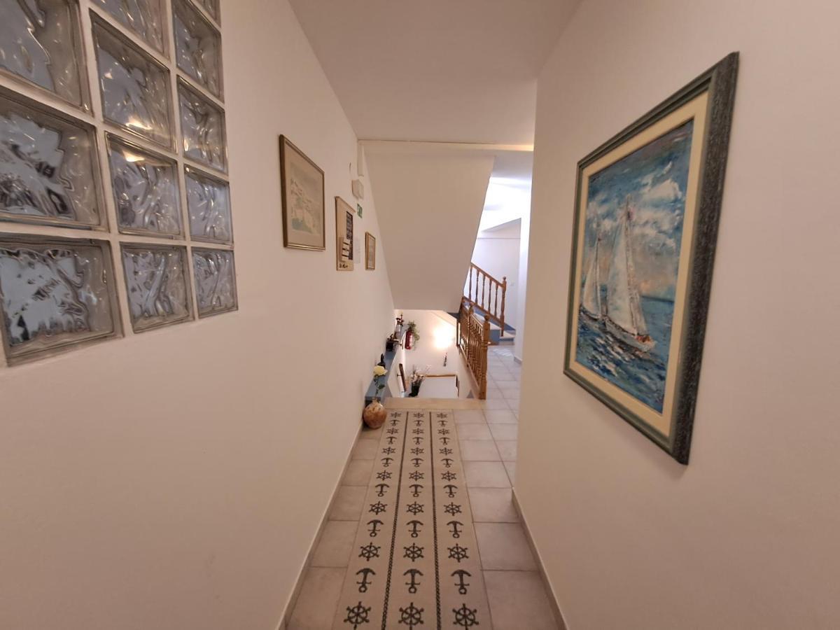 ヴァルン Sobe Mamalu Bed & Breakfast エクステリア 写真