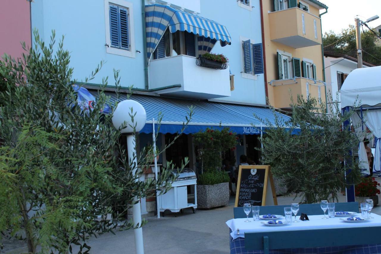 ヴァルン Sobe Mamalu Bed & Breakfast エクステリア 写真